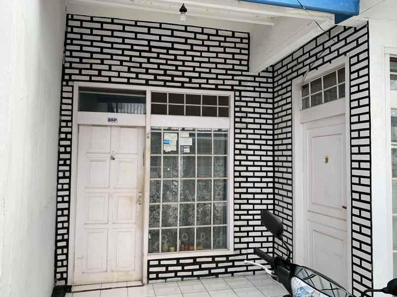 rumah semi furnished di sarijadi dekat ke pusat kota