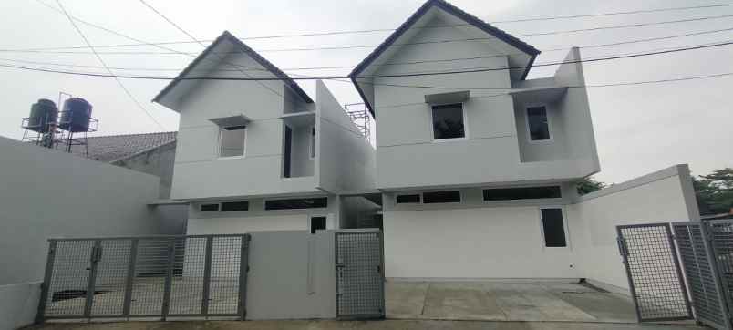 rumah siap huni 2 lantai di arcamanik kota bandung