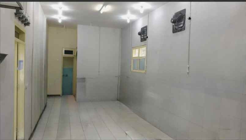 rumah siap huni baru direnov di surabaya barat