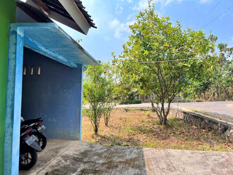 rumah siap huni bonus kebun buah karanganyar