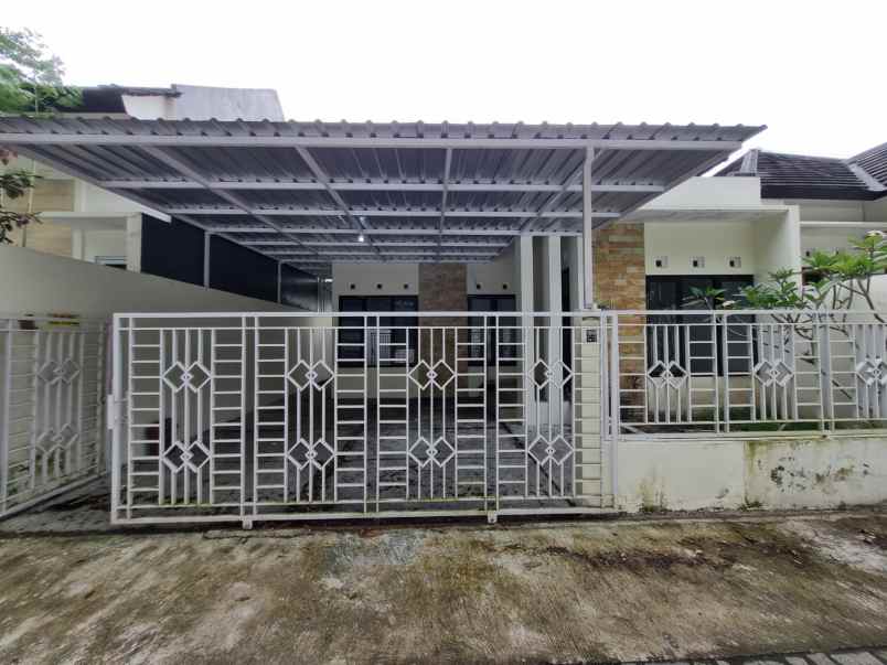 rumah siap huni dalam cluster di berbah sleman