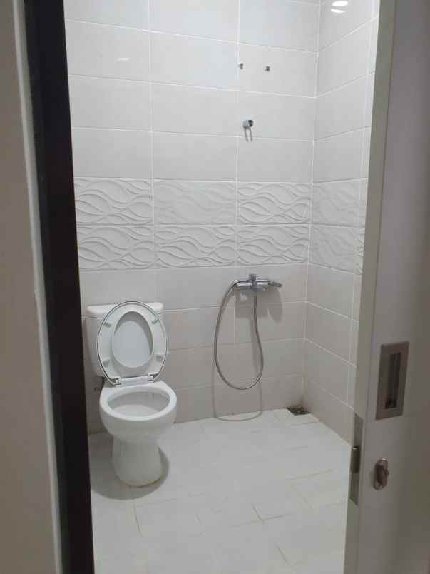rumah siap huni di cluster cherryville grand wisata