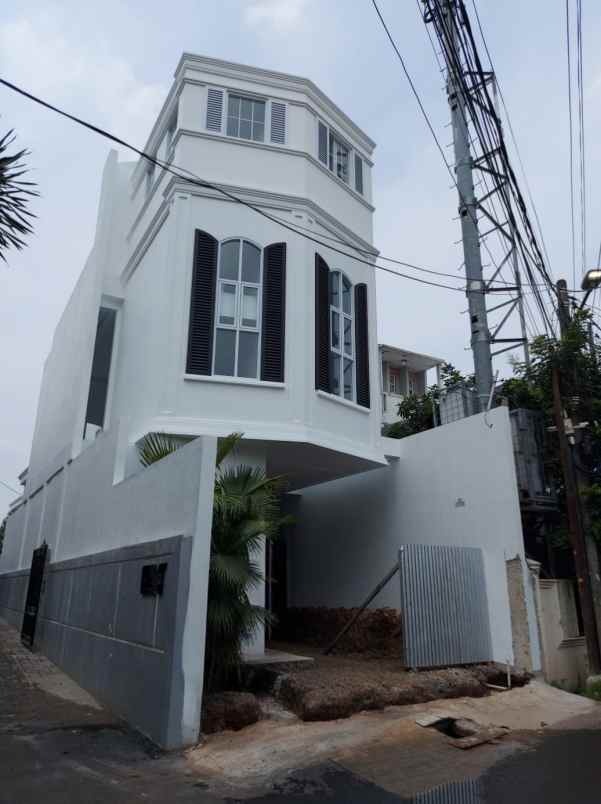 rumah siap huni di kemang timur jakarta selatan