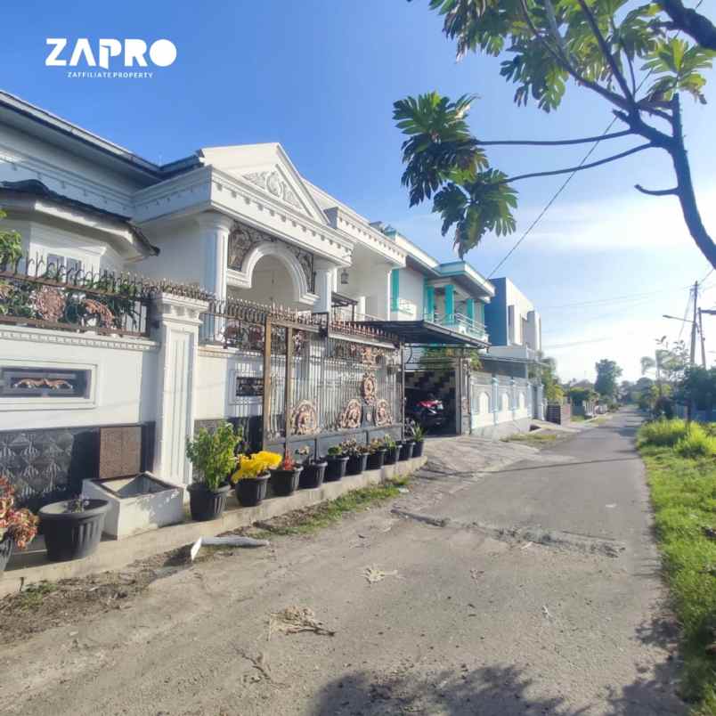 rumah siap huni mewah di kawasan elit kota padang