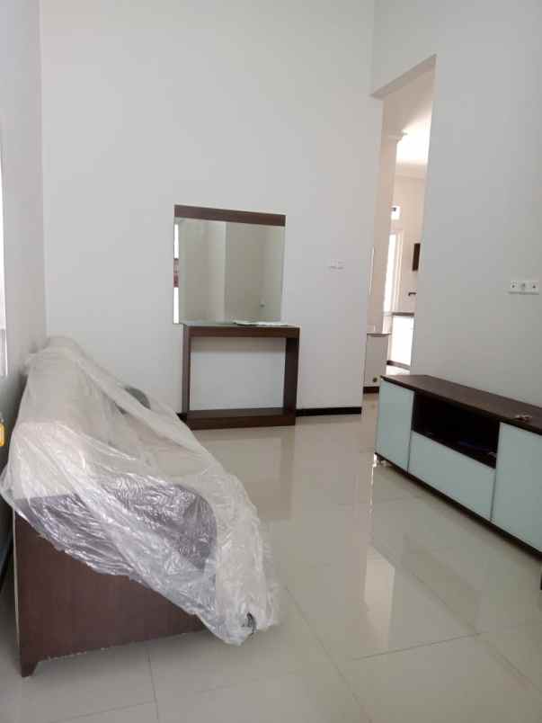 rumah sukolilo dian regency 2 fully furnished