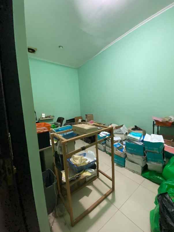 rumah sutorejo utara strategis