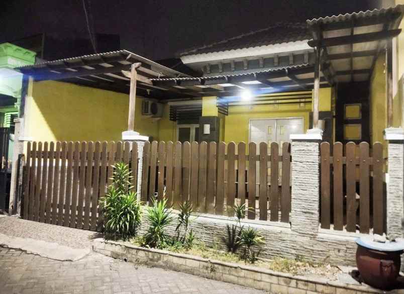 rumah urah di jambangan gayungsari surabaya