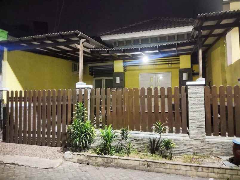 rumah urah di jambangan gayungsari surabaya