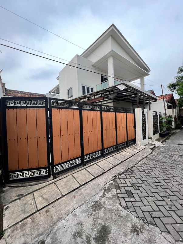 rumah urah siap huni di selatan jakarta