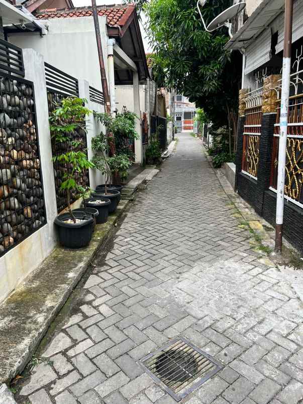 rumah urah siap huni di selatan jakarta