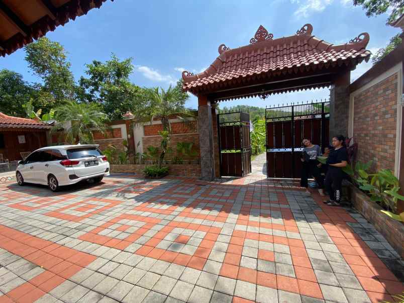 rumah villa baru shm p ada ijin usaha