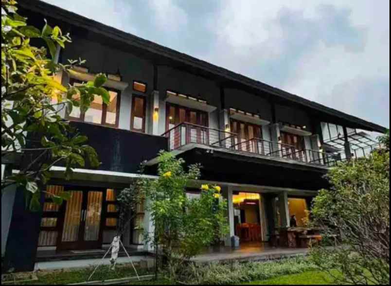 rumah villa mewah fully furnished dago resort pakar