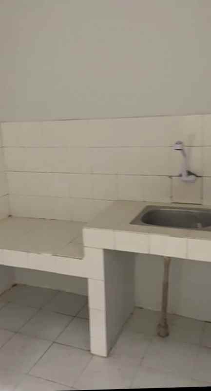 semolowaru raya merr 1 lantai minim 2 thn