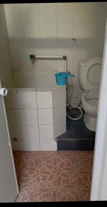 semolowaru raya merr 1 lantai minim 2 thn