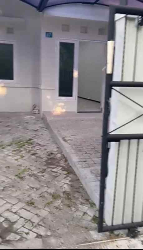 semolowaru raya merr 1 lantai minim 2 thn