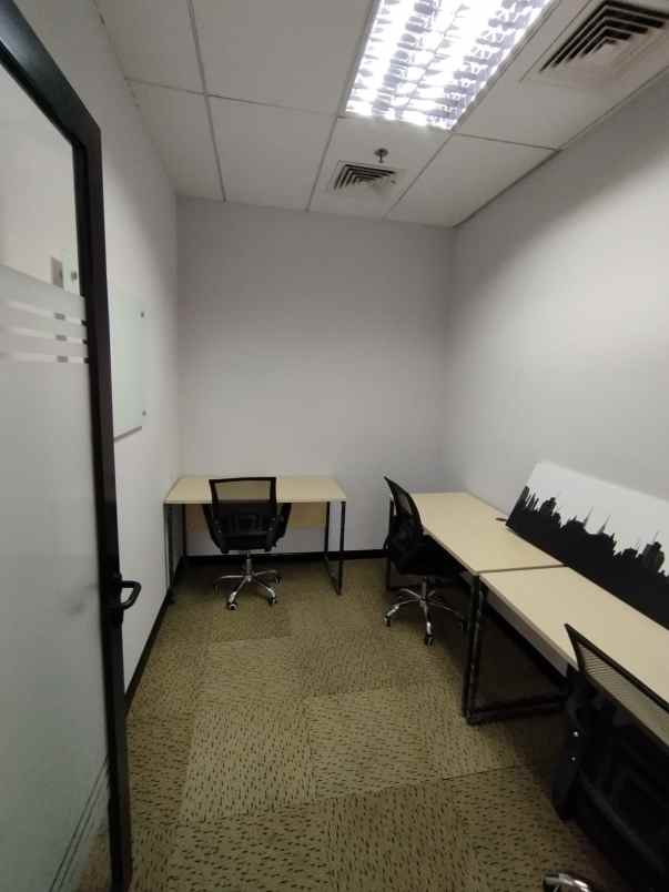 sewa kantor full furnished menara jamsostek