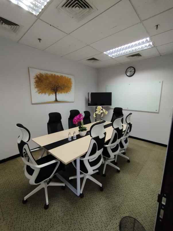 sewa kantor full furnished menara jamsostek