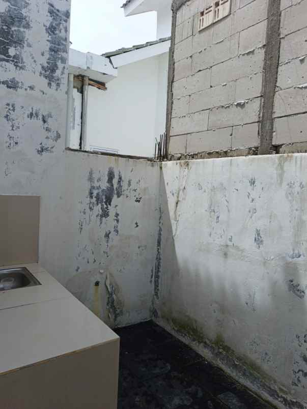 take over rumah siap huni harga nego dekat stasiun