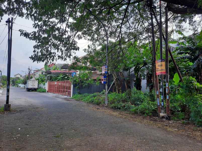 tanah kertomenanggal hadap timur row jalan 3 mobil