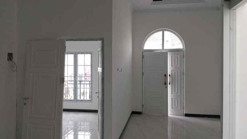 townhouse modern klasik terlaris murah ciracas jakarta