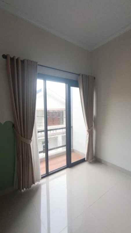 tugu cimanggis rumah mewah strategis harga nego