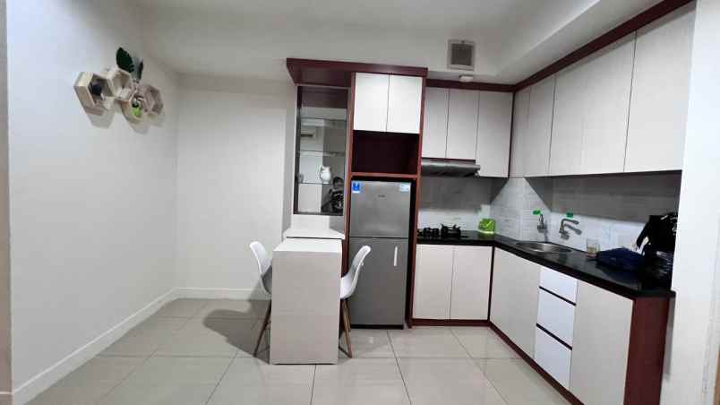 apartemen 2br strategis tol grand kamala lagoon bekasi