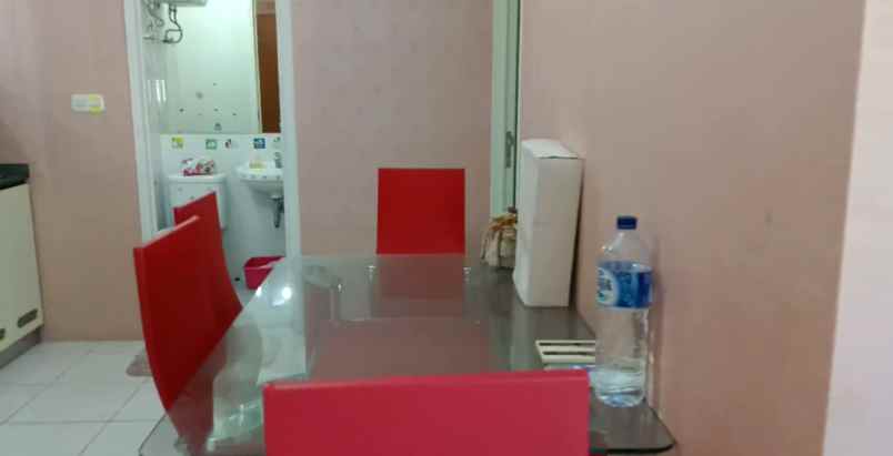 apartemen east cost lantai 11 lift private