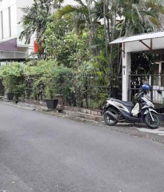 di radio dalam ada rumah lama yang cocok untuk usaha