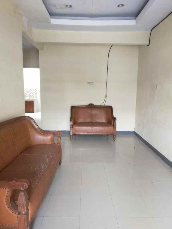 di sewain rumah pertahun di harapan indah bekasi j0013