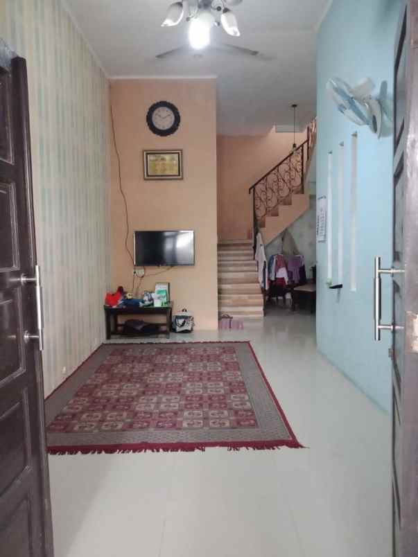 dijual 1 unit rumah di perumahan dasana indah