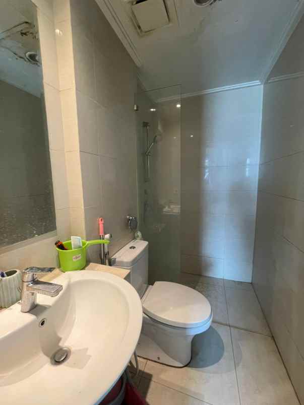 dijual apartemen apartemen green sedayu