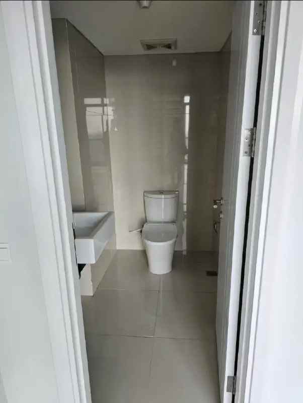 dijual apartemen ciputra world surabaya