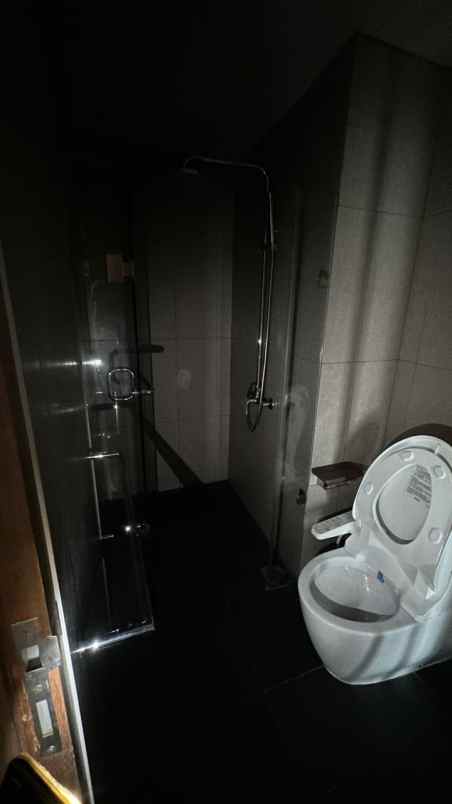 dijual apartemen jalan alam sutera
