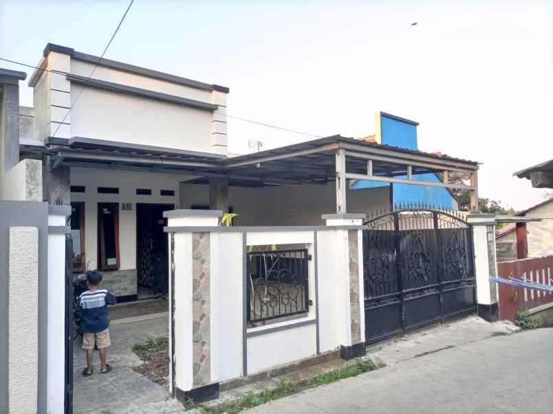 dijual cepat rumah terawat tanpa renov strategis