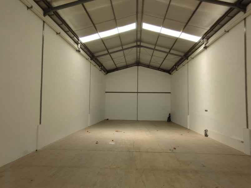 dijual disewakan gudang sentral romokalisari