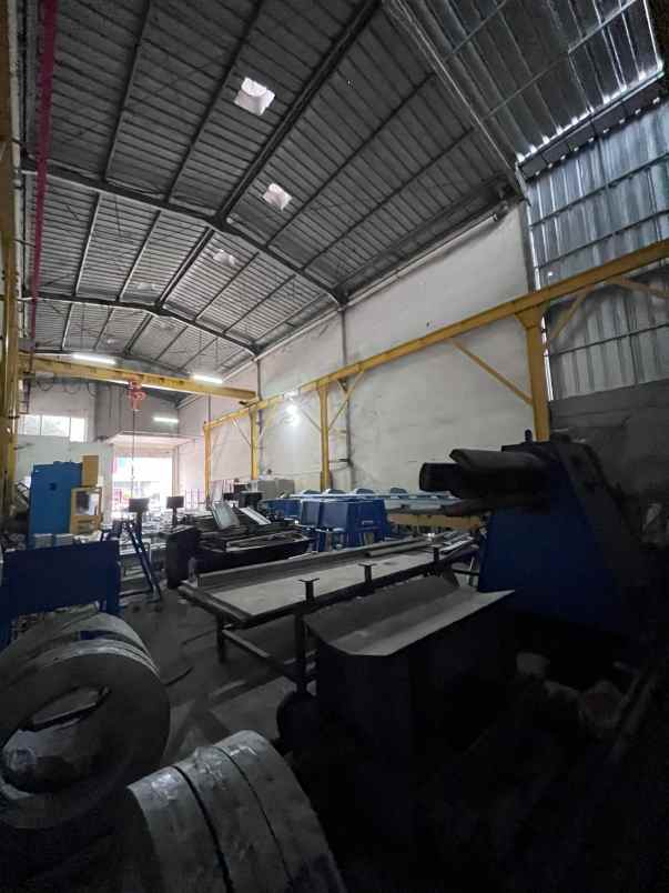 dijual gudang kawasan bisnis center karawang barat