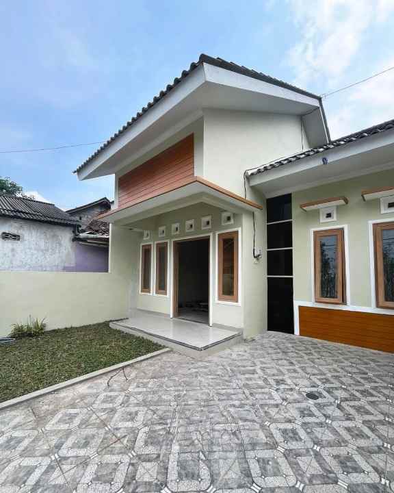 dijual hotel purwomartani kec kalasan