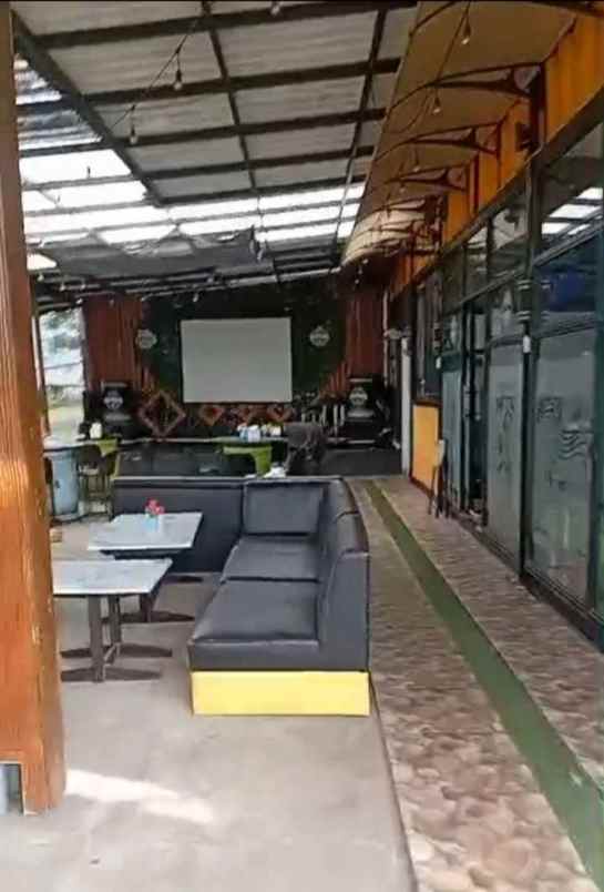 dijual kedai kopi dan resto masih aktif dan ramai
