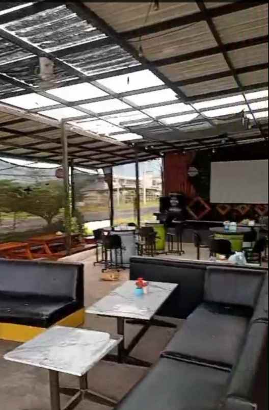 dijual kedai kopi dan resto masih aktif dan ramai