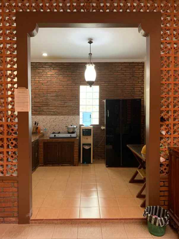 dijual kost condongcatur kec depok