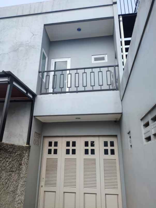 dijual kost jl benda barat