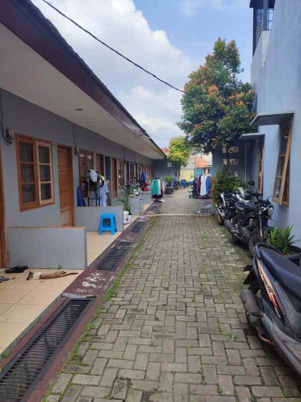 dijual kost jl benda barat