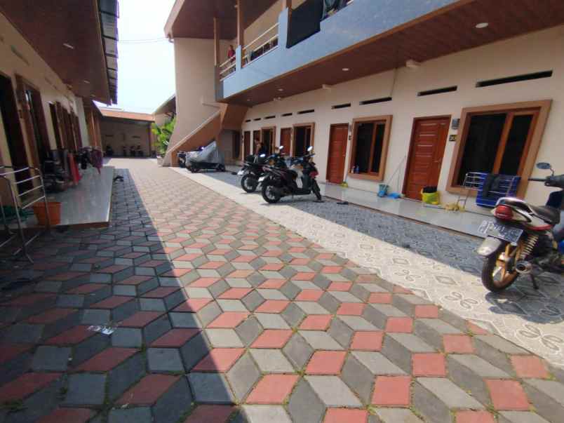 dijual kost jl mengger girang sukaati