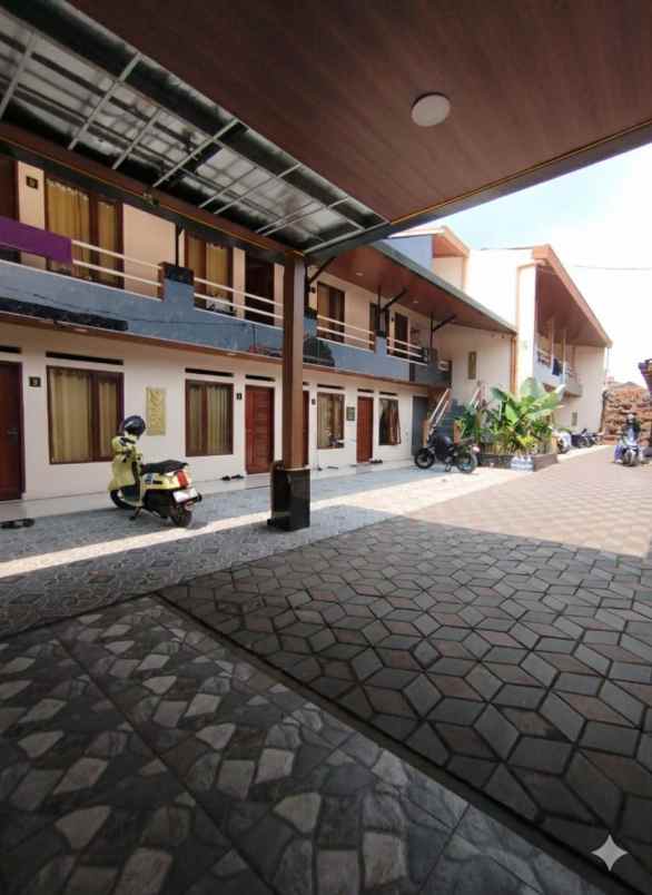 dijual kost jl mengger girang sukaati