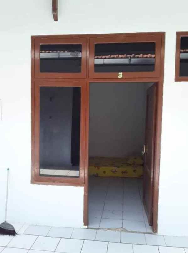 dijual kost jln suradinaya gunung sari