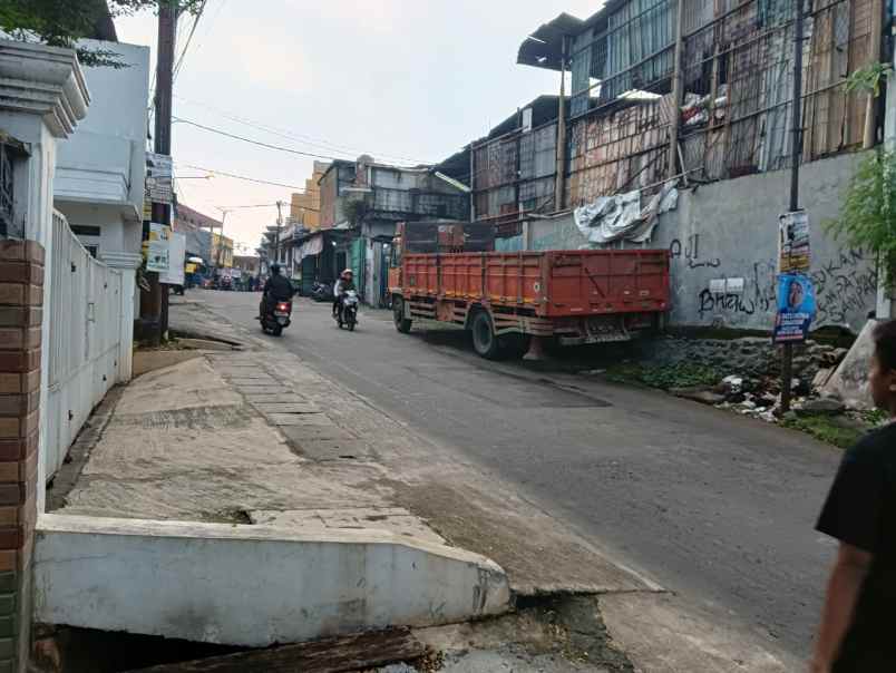 dijual ruko gudang kantor jalan menpor dekat mako brimob