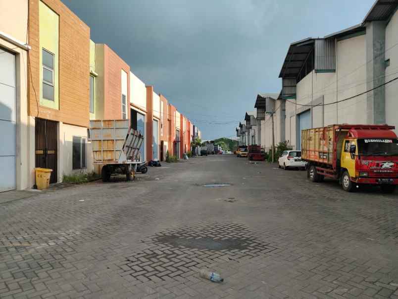 dijual ruko gudang kantor jalan raya driyorejo