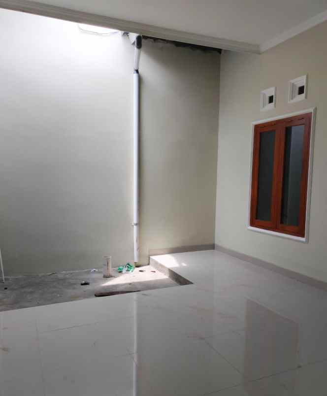 dijual rumah 1 km ke sambisari