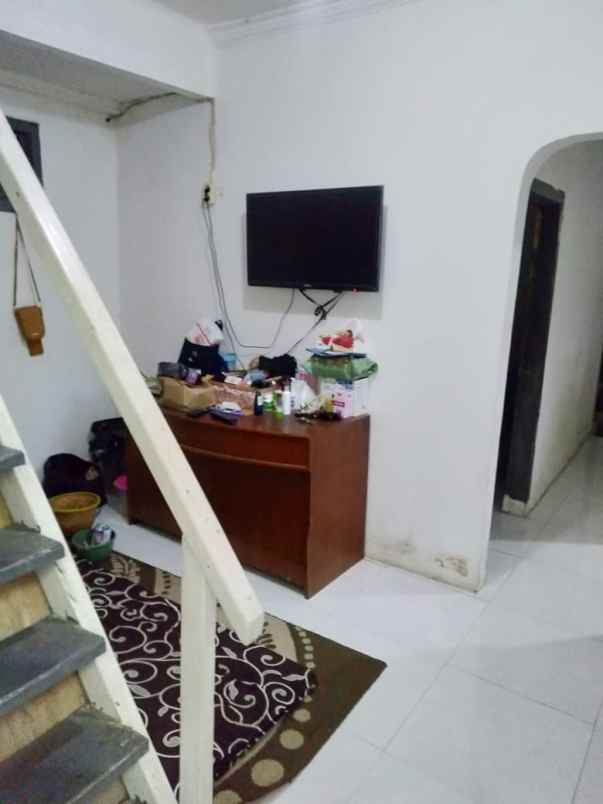 dijual rumah 12 jalan taman bukit