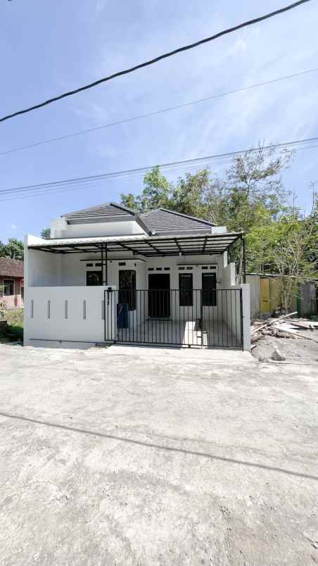 dijual rumah 2 km ringroad